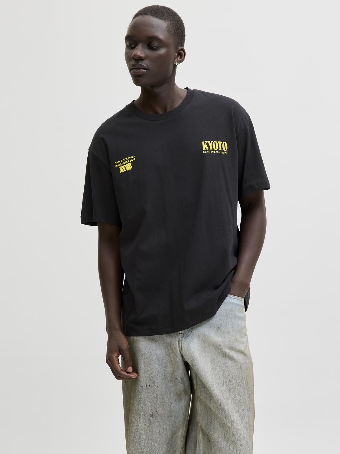 model_shot-front